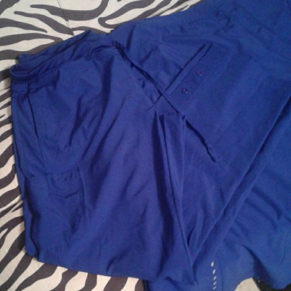 Royal blue scrub top and 2 bottoms - Picture 6 of 7